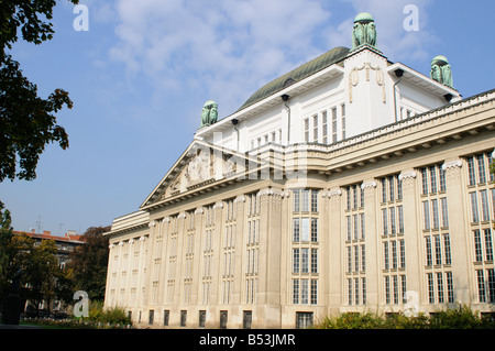 Bâtiment des archives du Gouvernement croate à la bibliothèque de l'université, autrefois Zagreb Croatie Banque D'Images