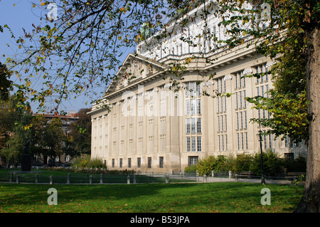 Bâtiment des archives du Gouvernement croate à la bibliothèque de l'université, autrefois Zagreb Croatie Banque D'Images