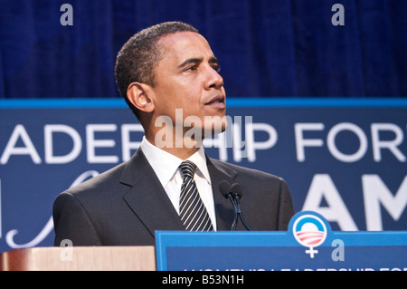 Le candidat présidentiel Barack Obama discours donnant aux femmes s Leadership Conference Chicago Illinois 11 Octobre 2008 Banque D'Images