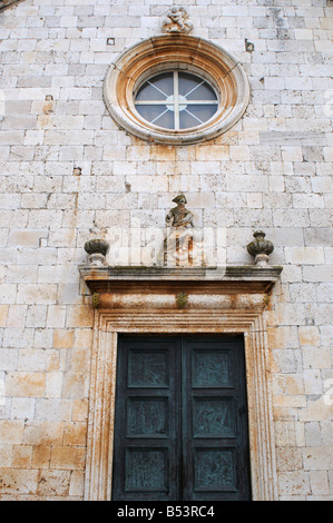 Église de l'Annonciation de Marie façade Supetar sur l'île de Brac Dalmatie Croatie Banque D'Images