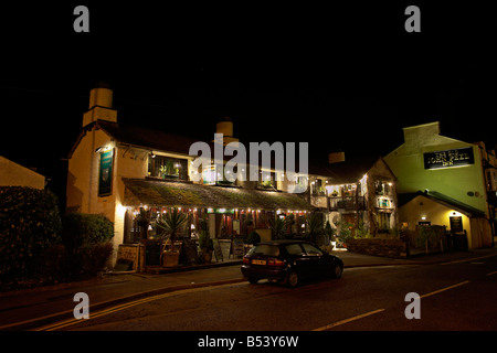 Bowness on Windermere Village la nuit Banque D'Images