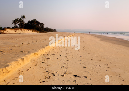 Plage de Cavelossim au crépuscule au sud de Goa Inde Banque D'Images