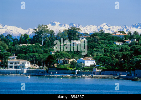 Le Mercantour montagne neige à partir de la côte d'Azur Banque D'Images