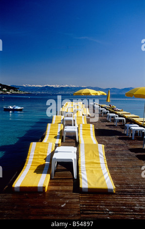 Plage privée au Cap Antibes Alpes-maritimes 06 French riviera cote d'Azur PACA France Europe Banque D'Images