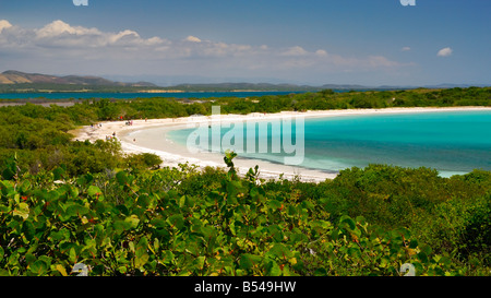 La belle et isolée Bahia Sucia (La Playuela Beach) au Los Morrillos Lighthouse (El Faro de Cabo Rojo, Puerto Rico). Banque D'Images