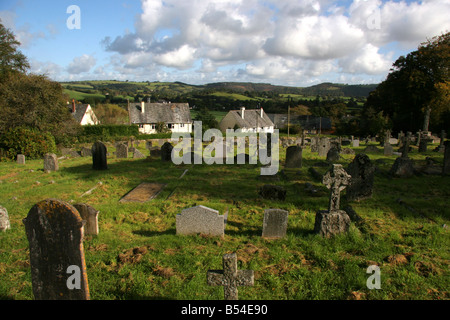 Old country village cimetière à Chagford Devon Dartmoor en Angleterre Banque D'Images