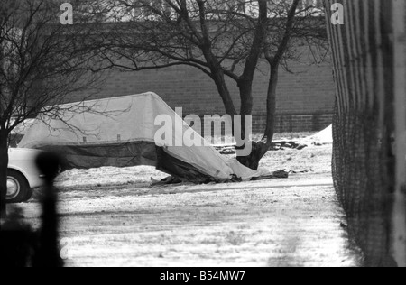 Meurtre à Welwyn Garden City. Couvercles de tente pour corps. Décembre 1969 ;Z11717-002 Banque D'Images