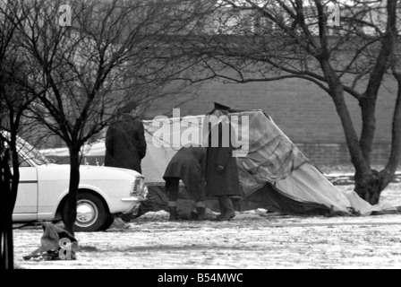 Meurtre à Welwyn Garden City. Couvercles de tente pour corps. Décembre 1969 ;Z11717-004 Banque D'Images