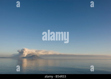 Les fumeurs de Rabaul volcans Papouasie-Nouvelle-Guinée le jeudi 18 septembre 2008 Banque D'Images