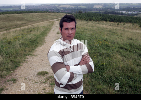 John Burns 26 ans du Mansfield qui fut renvoyé de l'armée qu'il était à la formation du régiment de parachutistes dans Cattrick Yorkshire du Nord parle de la façon dont les conditions sont mauvaises Banque D'Images