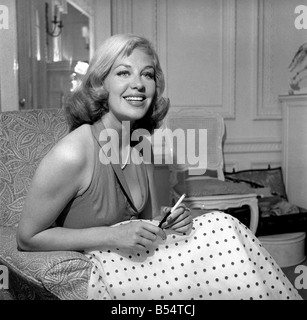 La star de cinéma allemande Hildegarde Neff, qui apparaît dans le pécheur, Europeıs plus gros succès au box-office pour 1953, elle joue le rôle de Banque D'Images