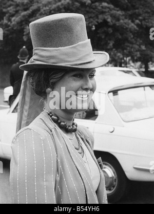 Mesdames journée au Royal Ascot Mme Jennifer Barrett Lennard Banque D'Images