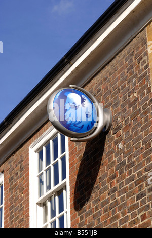 Logo de la Barclays Bank à l'extérieur d'une succursale dans le Dorset UK Banque D'Images