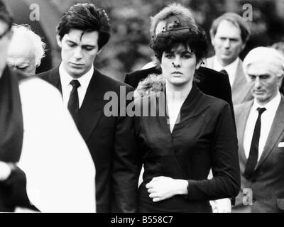 Jeremy Bamber meurtre qui a tué cinq membres de sa famille à l'enterrement de la famille avec ma copine Julie Mugford MSI Dbase MurderCaseBamber Banque D'Images