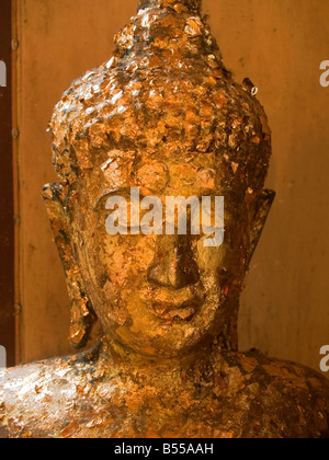 Golden Buddha image à Wat Traimit dans Chinatown à Bangkok en Thaïlande Banque D'Images