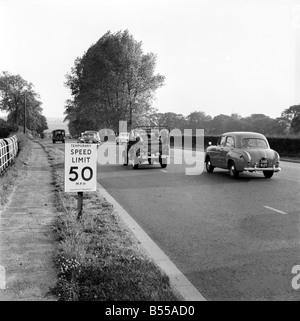 Signes de 50 mi/h. Juin 1960 M4292-002 Banque D'Images