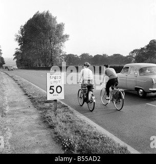 Signes de 50 mi/h. Juin 1960 M4292-003 Banque D'Images