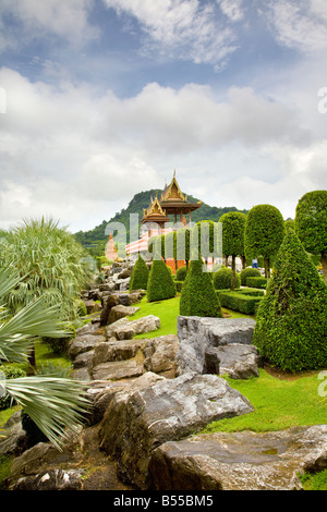 Ornementales jardin topiaire française officielle à Suan Nong Nooch Tropical Botanical Resort ou NongNooch, Chon Buri, Pattaya, la province de Chonburi, Thaïlande. Banque D'Images