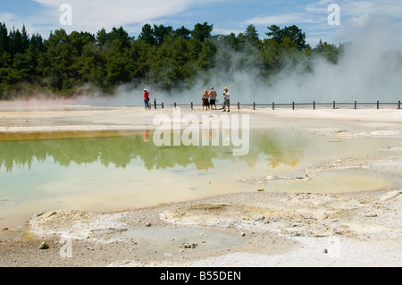 La palette de l'artiste au wai-O-Tapu quartier thermal, près de Rotorua, île du Nord, Nouvelle-Zélande Banque D'Images