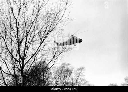 Ces patrouilles aux frontières sont pilotés par un détachement de 72 Squedron de la R.A.F., normalement basé à Odiham dans le Hampshire. En Ulster ils volent à partir de la base de la RAF à Aldegrove. Ils utilisent des hélicoptères Wessex pour les patrouilles, et également d'autres rôles à l'appui de l'armée, déménagement VIP's et des troupes, du courrier en cours, etc. L'un des hélicoptères de l'Escadron 72 Wessex en patrouille. Décembre 1969 Z11929-001 Banque D'Images