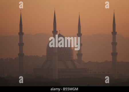 Salahudin Sultan Abdul Aziz Shah Alam situé dans la mosquée, Selangor, Malaisie. L'une des belle mosquée à Selangor Banque D'Images