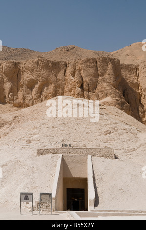 Entrée de la roche tombe de Ramsès VI dans la Vallée des Rois en face de Thèbes en Egypte Louxor moderne Banque D'Images