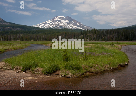 Des étincelles à Soda Creek Lake bon exemple d'un ordinateur à l'aide de cours d'eau restauré après les prédictions de l'Oregon en 1966 inondation majeure Banque D'Images