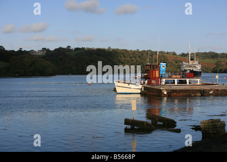 L'embarcadère pour le ponton ou pub à Tolverne par la rivière Fal Cornwall England UK Banque D'Images