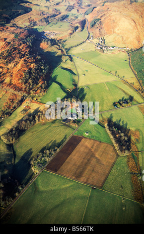 Vue aérienne nord sur la vallée de Kilmartin, près de Crinan, Argyll, Scotland, montrant de nombreux sites archéologiques préhistoriques Banque D'Images