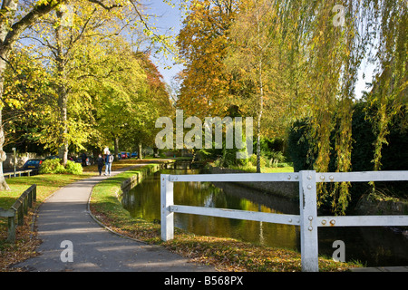 Lower Slaughter dans les Cotswolds Banque D'Images