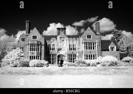 Bâtiment Knoll, jardins botaniques de l'Université de Leicester, infrarouge noir et blanc Banque D'Images