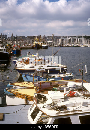 UK Angleterre plymouth Devon leisure bateaux amarrés dans le port de Sutton Banque D'Images