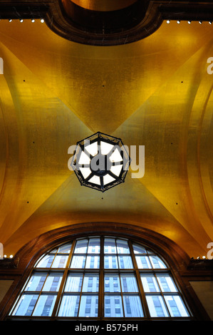 Hall de l'édifice LaSalle 190, avec son plafond voûté de la feuille d'or. LaSalle Street. La boucle. Chicago. L'Illinois. USA Banque D'Images