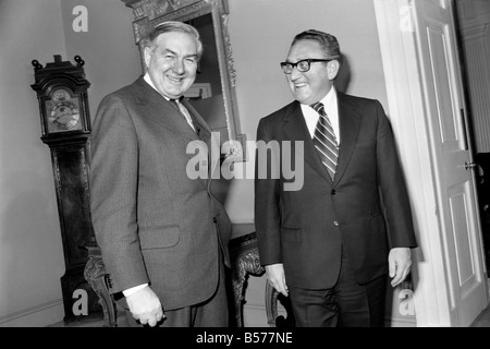 M. et Mme Callaghan. M. N. Wilson et M. Kissinger. Février 1975 75-00939-001 Banque D'Images