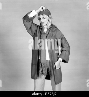 Womens : les années 1970 Fashions S/M : Jilly Johnson. Janvier 1975 75-00001 Banque D'Images