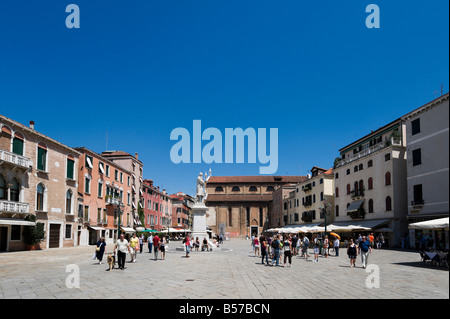 Campo Santo Stefano dans le quartier de San Marco, Venice, Veneto, Italie Banque D'Images