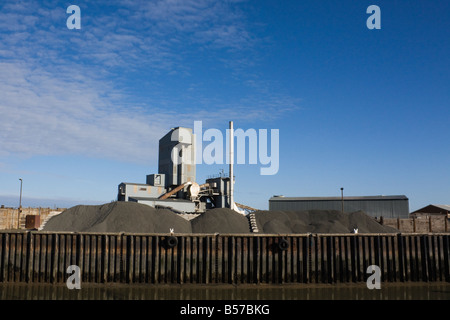 Bretts usine d'asphalte à whitstable harbor Banque D'Images