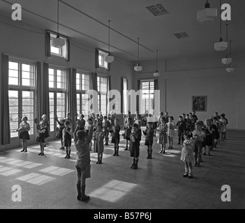 La percussion de l'école junior band dans une école à Leicester, Angleterre), ch. 1955 Banque D'Images