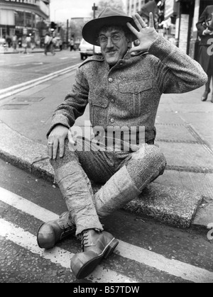 Russ Abbott comme il apparaîtra dans "Little Me" comme Fred Poitrine. &# 13 ;&# 10;Mai 1984 &# 13 ;&# 10;P003906 Banque D'Images