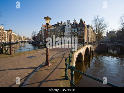 Pont sur le canal Keizersgracht, Amsterdam, Pays-Bas, Europe Banque D'Images