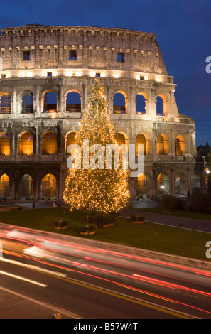 Colisée au moment de Noël, Rome, Latium, Italie, Europe Banque D'Images