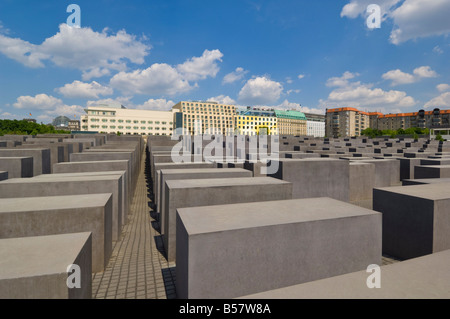 Mémorial aux Juifs assassinés d'Europe, ou le mémorial de l'Holocauste, conçu par Peter Eisenman, Ebert Strasse, Berlin, Allemagne Banque D'Images