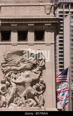 Bas-relief sculpture sur Michigan Avenue Bridge représentant des moments dans l'histoire de la ville, Chicago, Illinois Banque D'Images