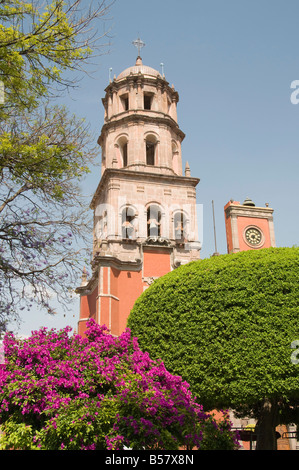 Tour de l'église du couvent de San Francisco, Santiago de Queretaro (Queretaro), site du patrimoine mondial de l'UNESCO, de l'État de Querétaro Banque D'Images