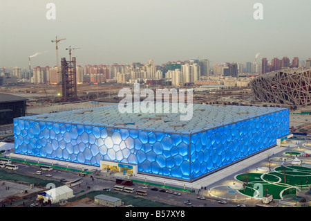 Le cube d'eau Le Centre national de natation natation arena et Stade National du Parc olympique, Beijing, China, Asia Banque D'Images