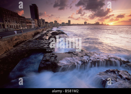 Le Malecon, La Havane, Cuba, Antilles, Amérique Centrale Banque D'Images