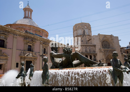 Cathédrale, tour, el Miguelet, le beffroi, le campanile, la Basilique de la Virgen de los Desamparados, Méditerranée, Espagne Banque D'Images