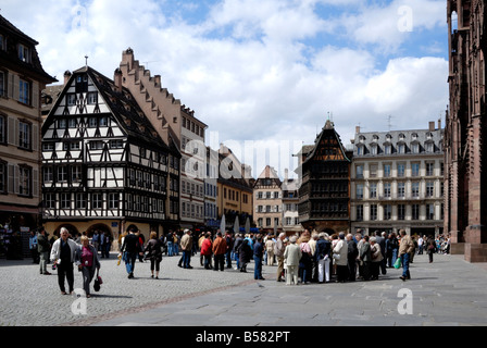 Place de la Cathedrale, Strasbourg, Alsace, France, Europe Banque D'Images