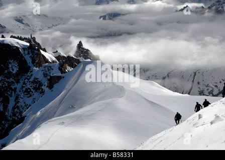 Les alpinistes et grimpeurs, Mont Blanc, Alpes, France, Europe Banque D'Images