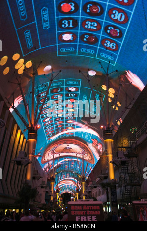 Fremont Street Spectacle son et lumière de l'expérience, Fremont Street, la partie la plus ancienne de Las Vegas, le soir, Las Vegas, Nevada Banque D'Images